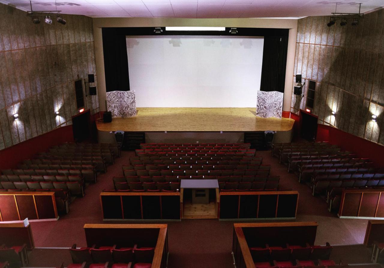Tsumeb Theater Guesthouse Экстерьер фото