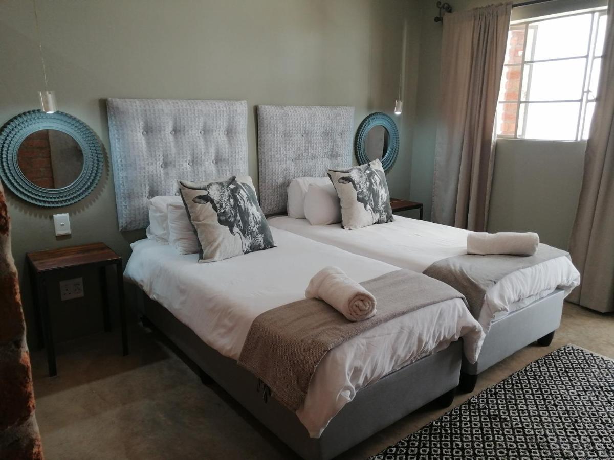 Tsumeb Theater Guesthouse Экстерьер фото
