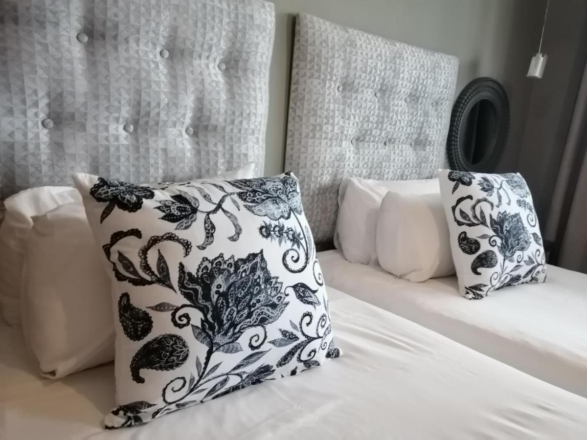 Tsumeb Theater Guesthouse Экстерьер фото