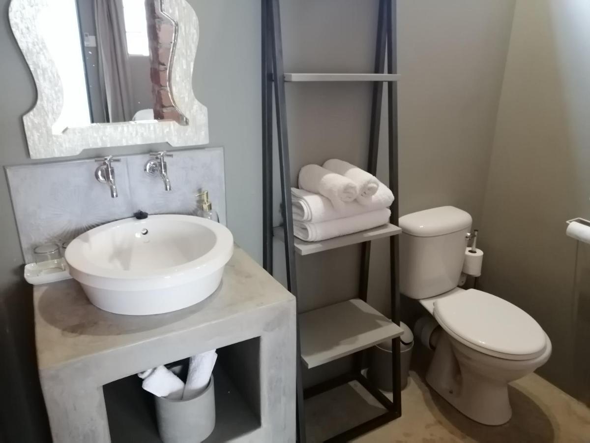 Tsumeb Theater Guesthouse Экстерьер фото