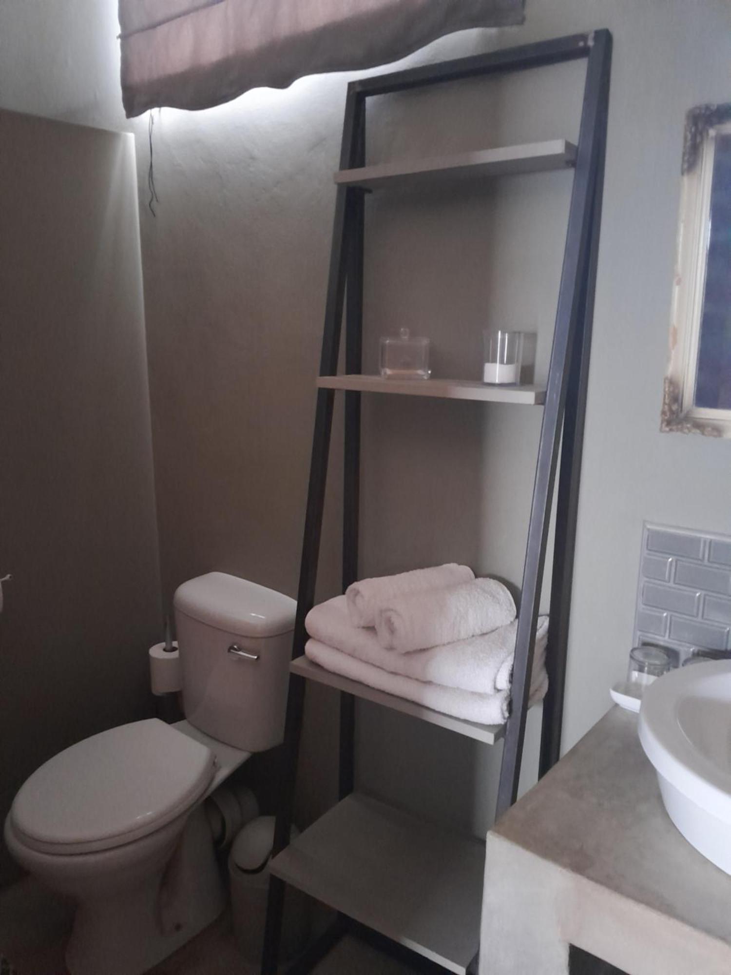 Tsumeb Theater Guesthouse Экстерьер фото
