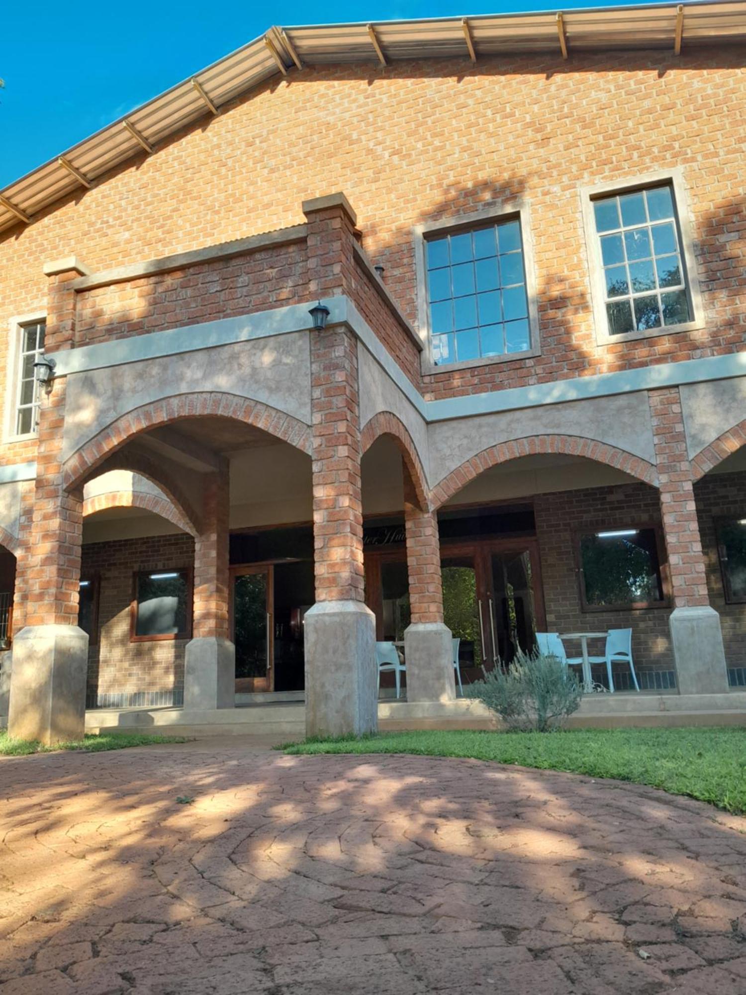 Tsumeb Theater Guesthouse Экстерьер фото
