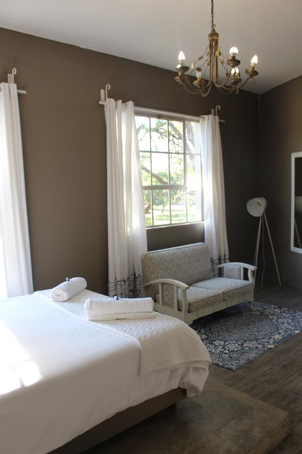 Tsumeb Theater Guesthouse Экстерьер фото