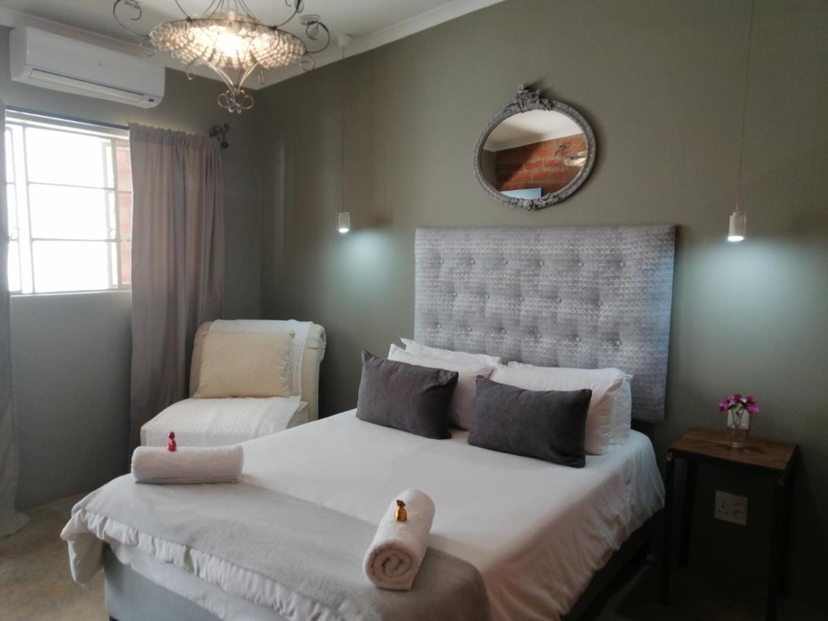 Tsumeb Theater Guesthouse Экстерьер фото