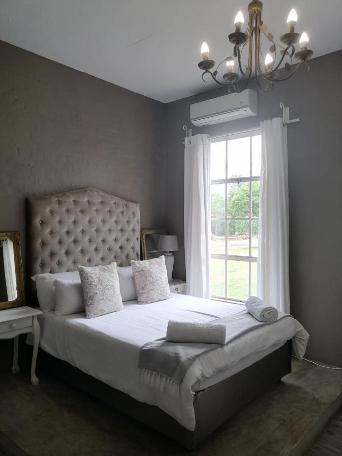 Tsumeb Theater Guesthouse Экстерьер фото